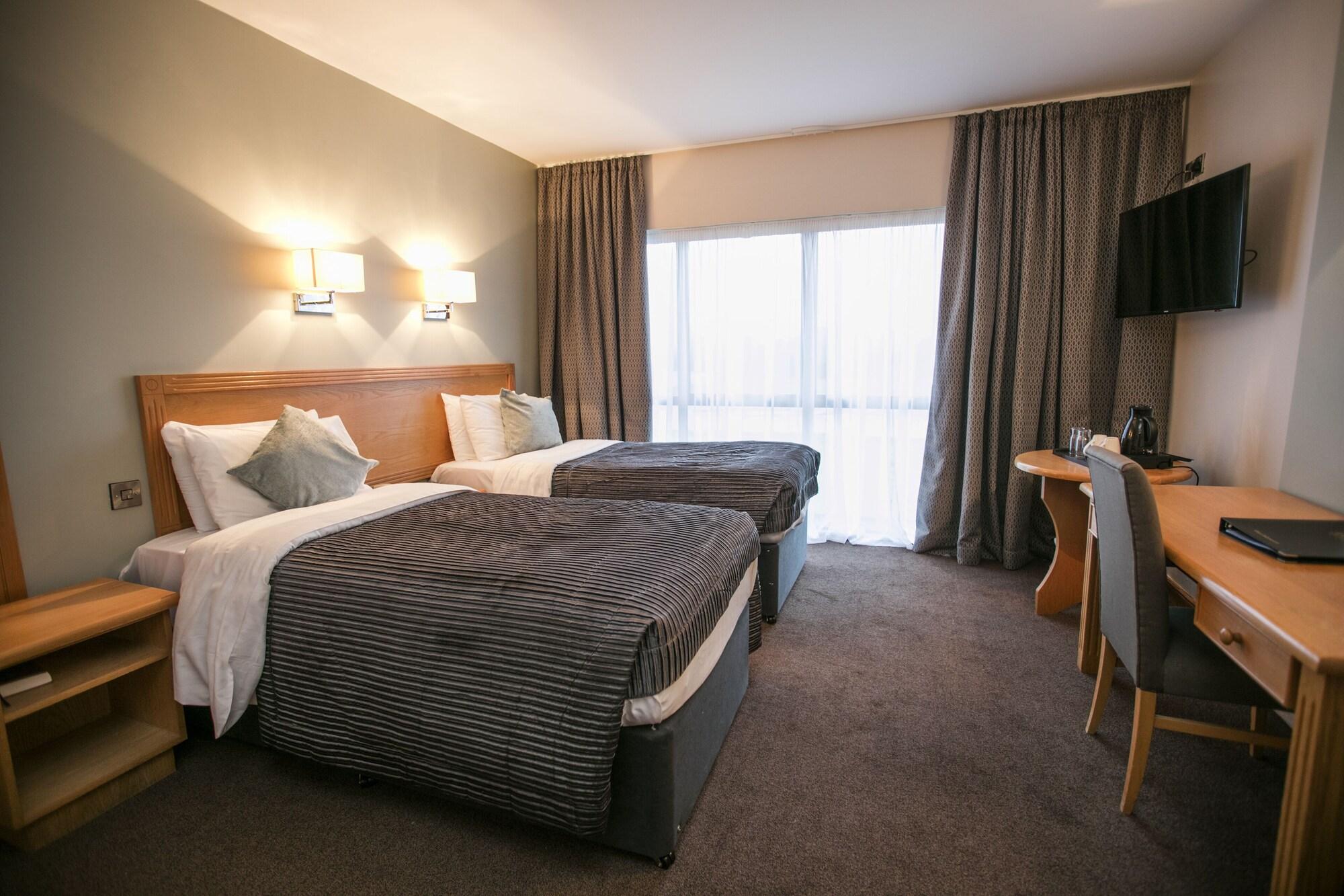 La Mon Hotel & Country Club Castlereagh Esterno foto