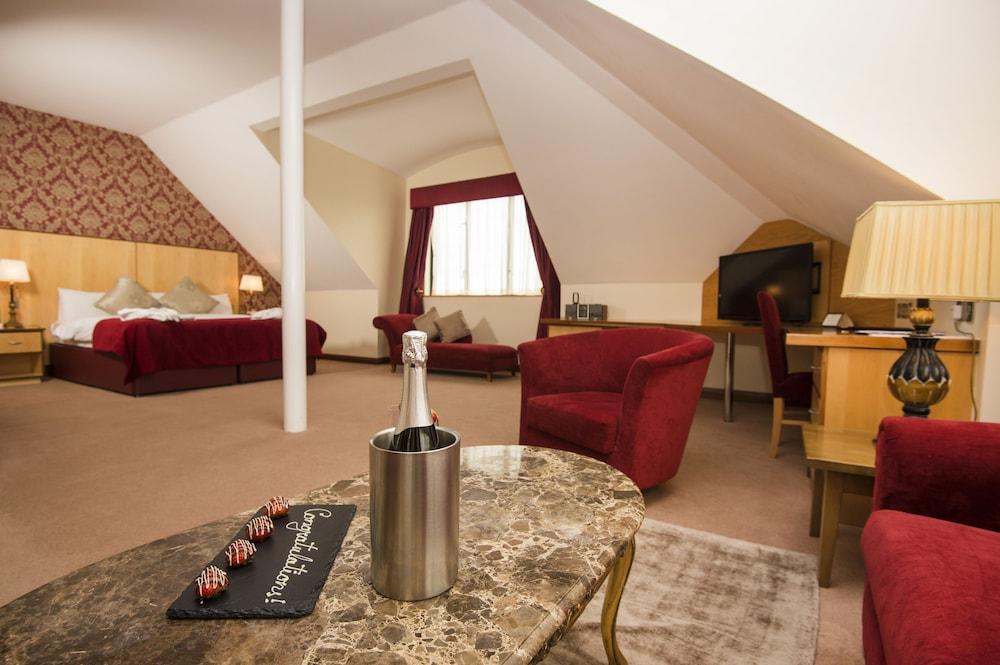 La Mon Hotel & Country Club Castlereagh Esterno foto
