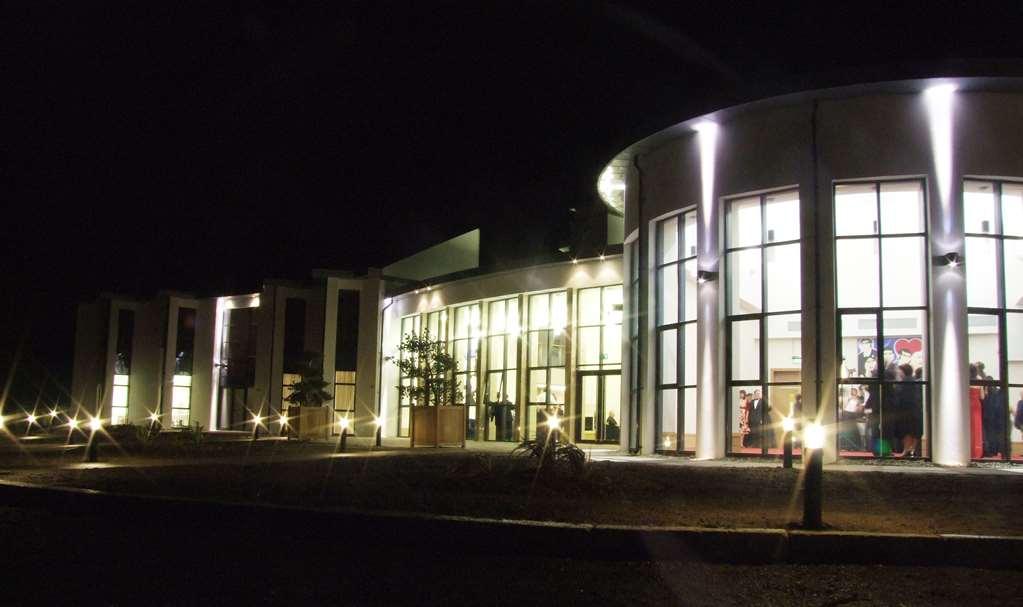 La Mon Hotel & Country Club Castlereagh Esterno foto