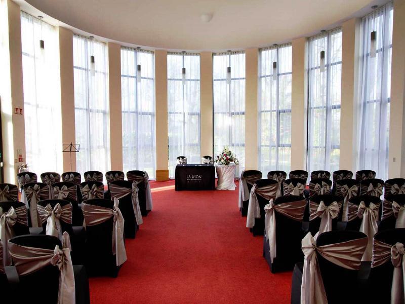 La Mon Hotel & Country Club Castlereagh Esterno foto