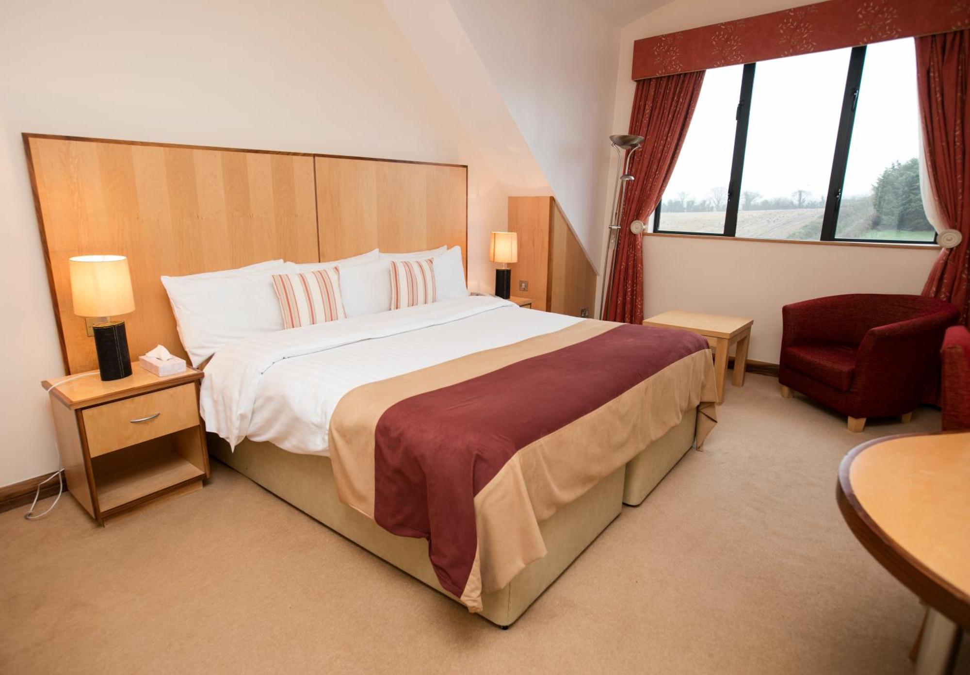 La Mon Hotel & Country Club Castlereagh Esterno foto
