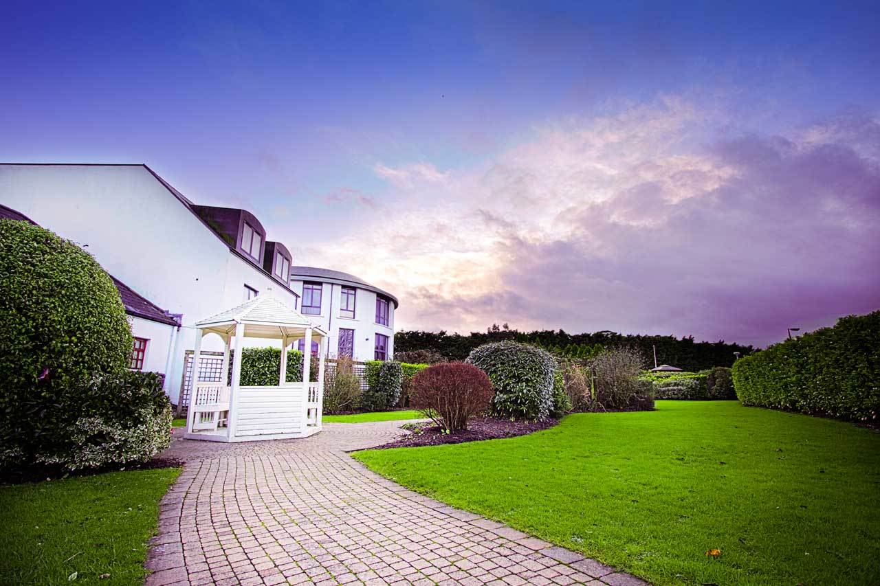 La Mon Hotel & Country Club Castlereagh Esterno foto