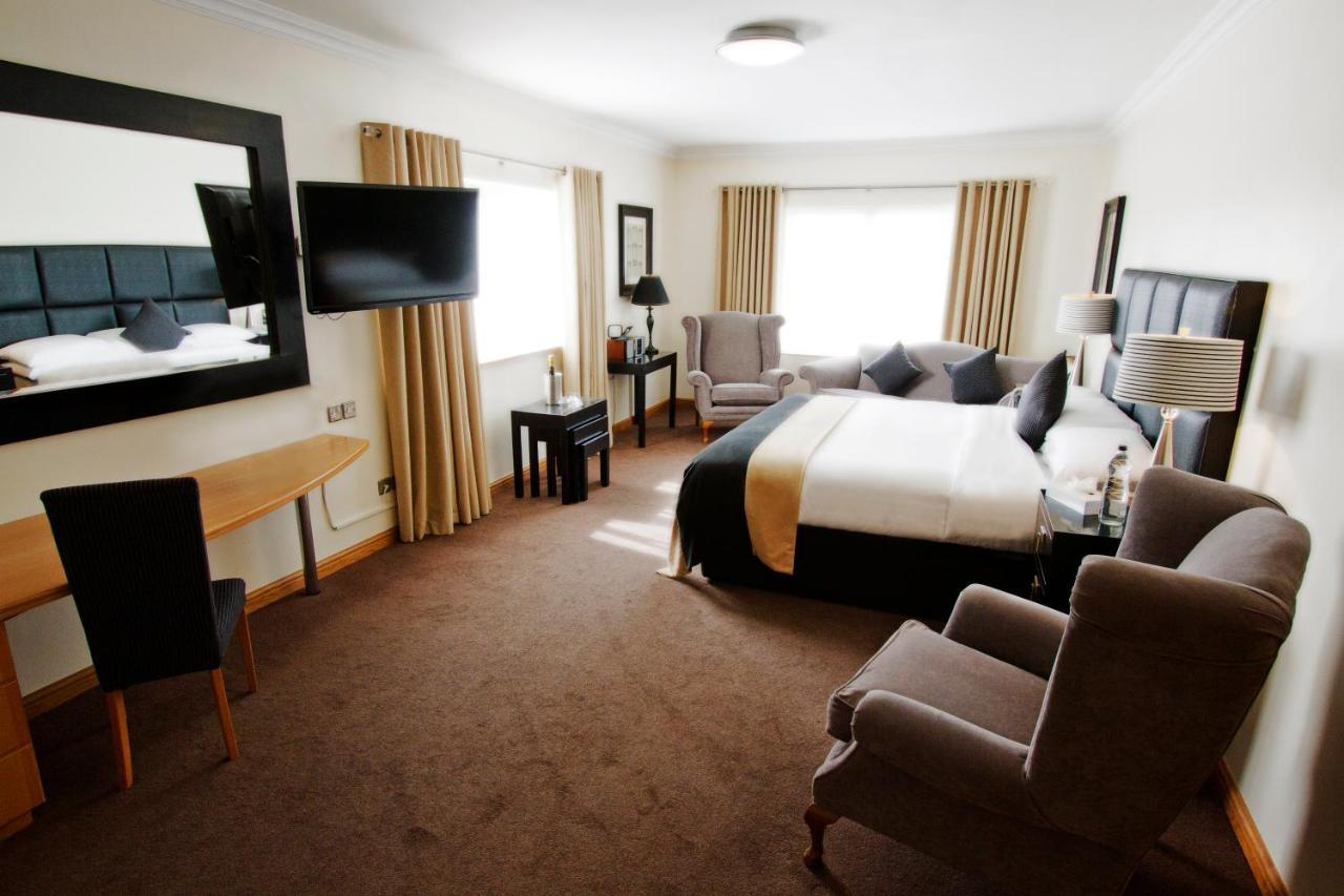 La Mon Hotel & Country Club Castlereagh Esterno foto