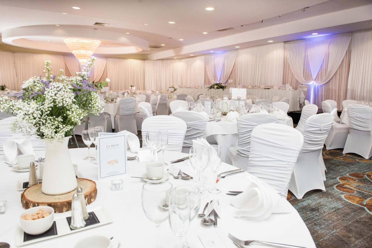 La Mon Hotel & Country Club Castlereagh Esterno foto