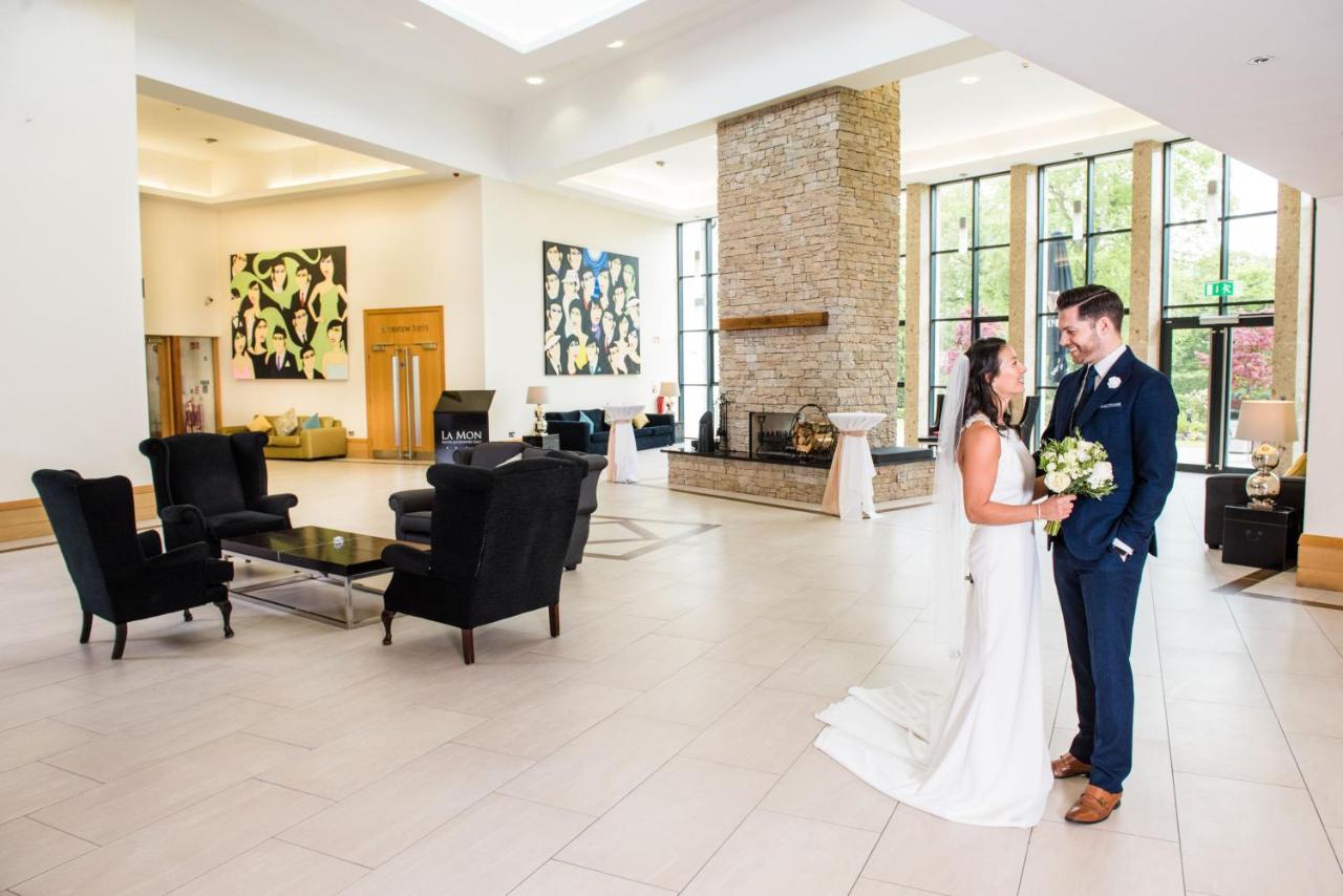 La Mon Hotel & Country Club Castlereagh Esterno foto