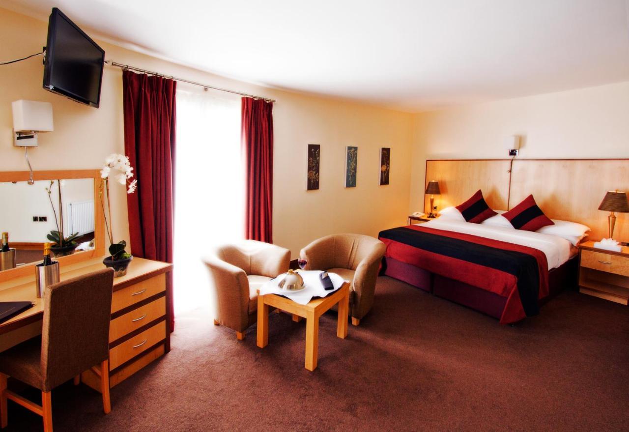La Mon Hotel & Country Club Castlereagh Esterno foto